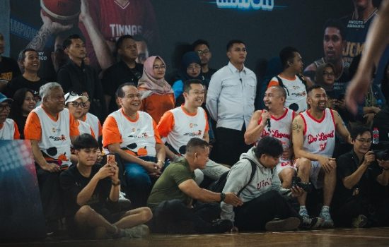 Meriahkan Jogja Run D-City 2026, Wamenpora Tonton Laga Basket De Legend vs UGM Star dan Penampilan Ndarboy Genk