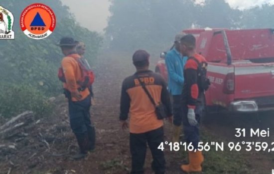 BPBD Aceh Barat Kerahkan 18 Personel Tangani Karhutla di Kecamatan Bubon, Dua Hektare Lahan Terdampak