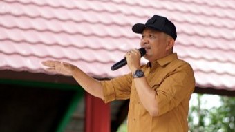 Bupati Gayo Lues Hadiri Peusijuek Mahasiswa Baru HIPEMAGAS di Banda Aceh, Beri Motivasi dan Kenalkan Program Restorasi Ekonomi