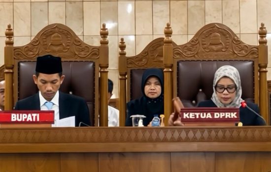 Ketua DPRK Aceh Barat Pimpin Paripurna Pendapat Akhir Fraksi KUA-PPAS 2027