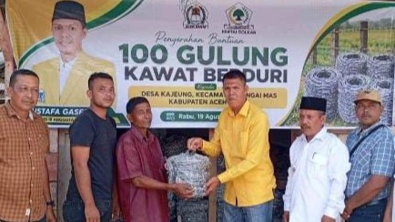 Ketua Komisi III DPRK Aceh Barat Bantu Petani Gampong Kajeung Bangkit Pascabencana