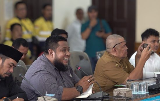 Sempat Lupa Perkenalkan Diri, Perwakilan PT NCN Bikin Suasana RDP Krueng Tujoh Cair